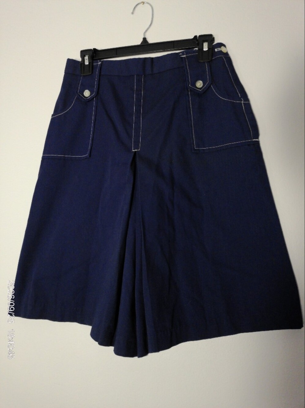 Vintage Women's Navy Skort with Front Pleat and Contrast Stitching